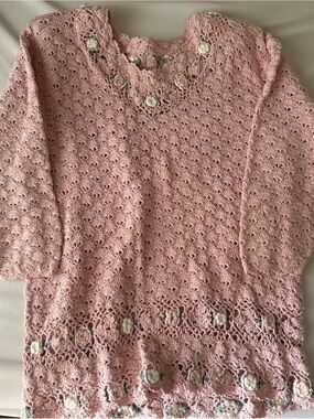 Vintage thrifted hand-knit baby pink crochet top